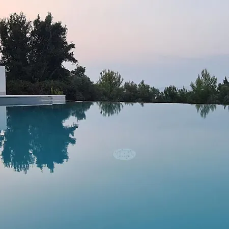 Anna Maria Villa Kriopigi