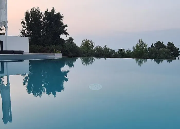 Anna Maria Villa Kriopigi